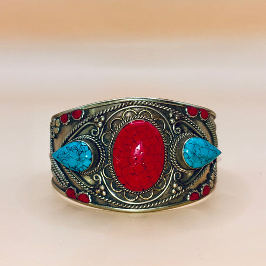 Ethnik cuff bracelet